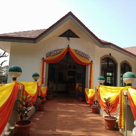 Usha Ascot Hotell Matheran Exteriör bild