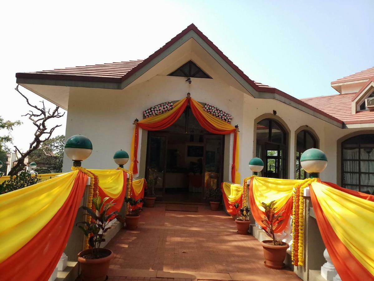 Usha Ascot Hotell Matheran Exteriör bild