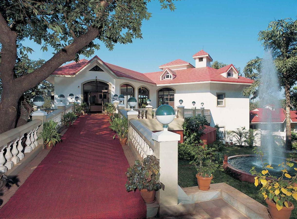 Usha Ascot Hotell Matheran Exteriör bild