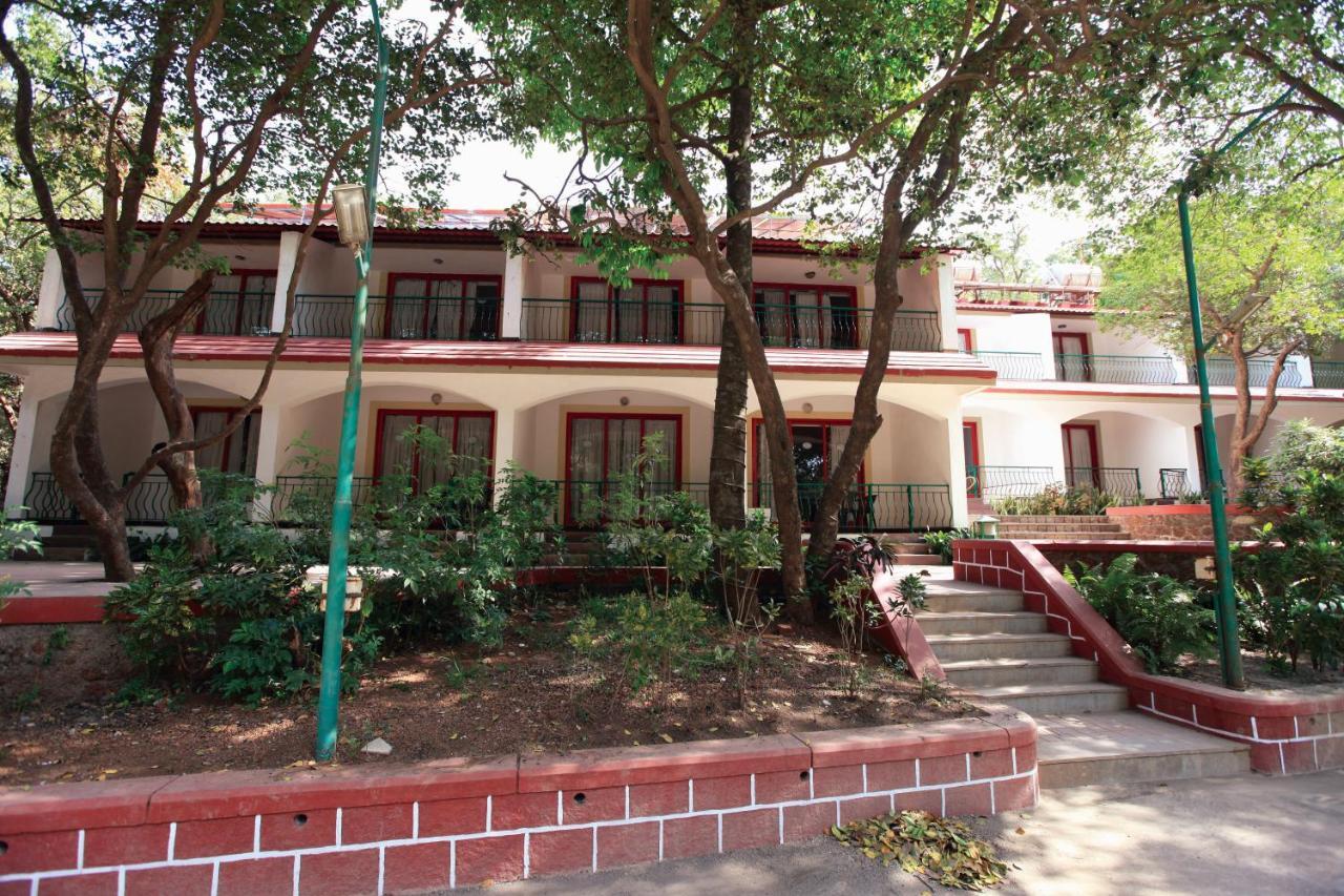 Usha Ascot Hotell Matheran Exteriör bild