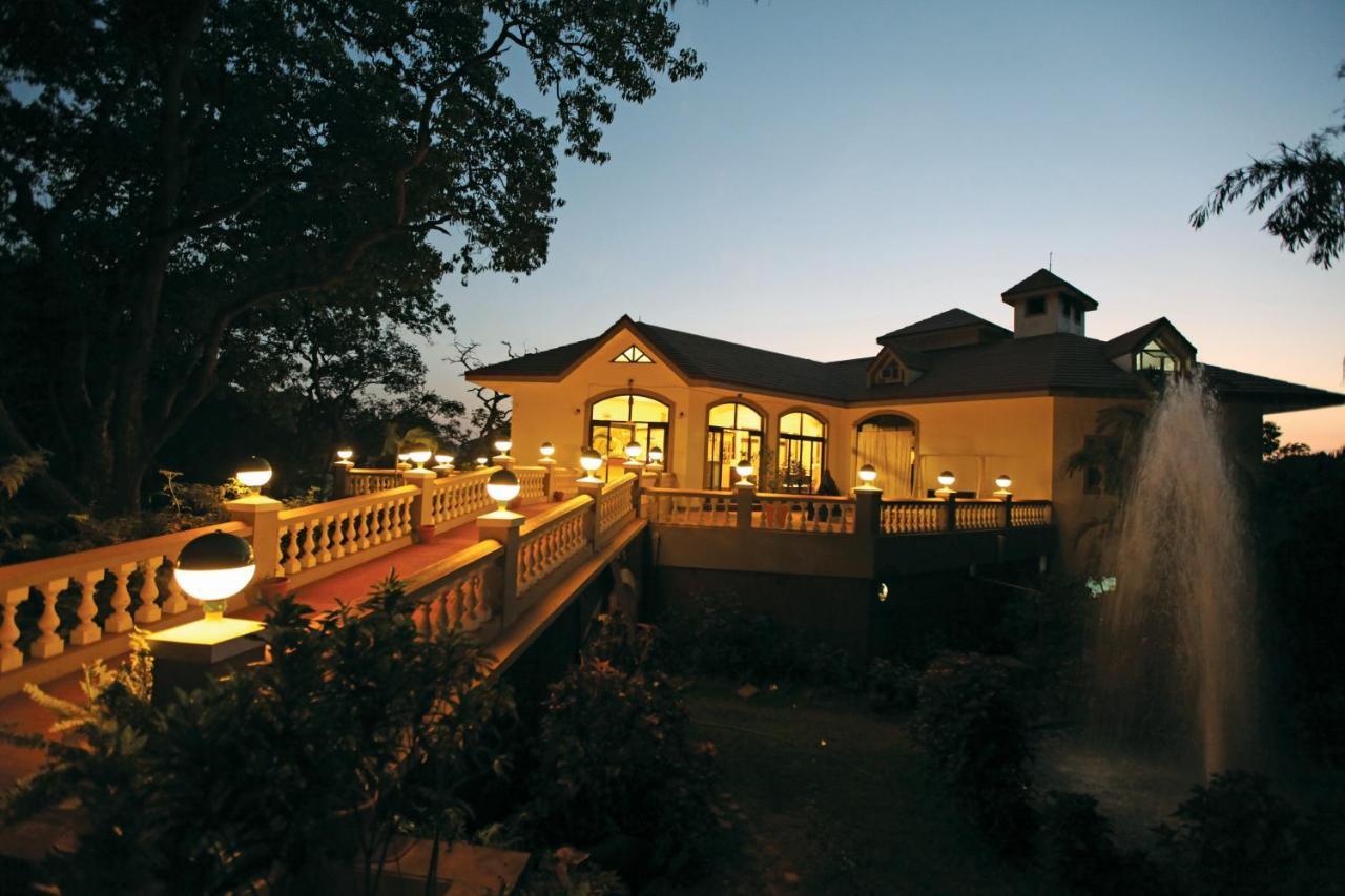 Usha Ascot Hotell Matheran Exteriör bild